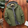 Jackets masculinos Camping de inverno Caminhada de lã casual grossa parkas casaco com capuz grande tamanho L-8xl Windbreaker Travel Roupos à prova d'água