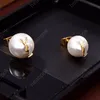 Femmes de créateurs de boucles de perle bijoux luxurys mecles d'oreilles 925 lettres boucle argentées avec boîte nouveau 22052404r