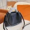 Bella Tote 22SS Mahina Handtasche mit Kordelzug, perforiertes Kalbsleder, Damen-Luxus-Designer-Eimertasche mit organisiertem Griff, großes Fassungsvermögen