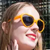 Lunettes de soleil en forme de cœur pour femmes, vente en gros, mignonnes, d'amour, Vintage, marque de styliste, roses, forme pour fête, vente en gros