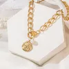 Hänge halsband mode pärla porträtt halsband för kvinnor vintage guld metall vriden tung låskedja 2022 Trendparty juvelrypendant sidn