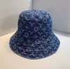 Kowbojski kapelusz typu Bucket Casual Luxury Unisex projektanci czapki damskie męskie markowe czapki fajne Casquette Denim Print dopasowana czapka męska czapka