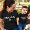 Zomerfamilie matching outfits mama en mamas mini tshirt moeder dochter mum t -shirt tops peuter baby kinderen meisjes kleding 220531