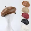 Boinas couro para mulheres moda damas pretas bonés de aeromoça coloração sólida pintor francês boina outono de inverno artista hatberets chur22