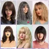 Coiffes de synthèse de cheveux cosplay jonrenau de haute qualité courte onde naturelle coiffure perruques synthétiques avec une frange soignée pour les femmes rose beige brun 3 couleurs Choisissez 220225