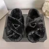 Projektant Slipper Slides Sandals for Women Wool Cappers Najwyższa jakość Wygodne kapcie Klasyczne czarno-białe piękno EU35-EU40