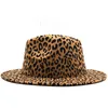 Berets Leopard Patchwork Wool Felt Jazz Fedora Hat Femmes Unisexe Wide Brim Panama Party Trilby Cowboy Cap Men Gentleman Wedding Wend22