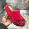2022 Flip Flop Lady Ayakkabı Nakış Kama Sandalet Casual Kadınlar Çevirme Lady Ayakkabı Düz ​​Bayanlar Hakiki Patent Deri Terlik Boyutu 35-42