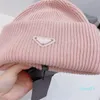 디자이너 Unisex Knitted Cap Wool 모자 클래식 컬러 여성과 남성 스포츠 두개골 캡 여성 캐주얼 야외 런 여자를위한 따뜻함