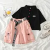 Mode Sommer Zwei Stück Set Band Shorts Mit T-shirt Streetwear Lose Shorts Und T-shirt Mit Gürtel 220421