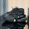 Högkvalitativ designerskor för män OP94 metall Stämplade bokstäver Stil BBold sneakers lyxigt resår Högt gäng dammode tjocksula Casual bullet shoe