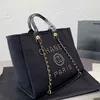 العلامة التجارية الفاخرة الكلاسيكية CH Beach Bags Canvas Pearl Peening Bag Designer التسوق المحمول سعة كبيرة حقيبة اليد حقائب اليد العلامات على حقيبة الظهر Ladies Satchel Z6HM