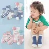 Łapieżne bawełniane skarpetki Baby Boys Dziewczyny Stripe Skarpetki ciepłe podłogę Autumn Fashion Sports Sports Socks J220621