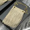 Zincir Grace Deri ve Süet Metal Donanım Manyetik Kapatma Crossbody Omuz Çantası Emellshed Meta Tassel Çanta