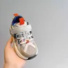 Designer Kids Shoes Breathable Sneakers Big Boys Girls Knaye West Infant Children Chaussures Pour Enfants