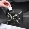 Andra inre tillbehör Bil Trash Can Bow Decoration Garbage Door Side Storage Box Press Accessories Another