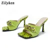 Nxy Sandals New Fashion Snakeskin Pattern Metal Chain Design Women Slippers Summer Square Toe Stiletto High Heels Wedding Party Shoe