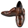 Chaussures Vintage en cuir verni pour hommes, chaussures à lacets marron à bout pointu pour le bureau, 2022
