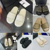 2022 Designer Kvinnor tofflor Honung Sandaler Fashion Woolen Weaving Shoe Luxury Chain Knit Platform Slippers Andningsbara Toe Slides Damer