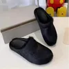 Mode päls tofflor kvinnor runda tå häst hår glider kvinnliga svart rosröda gröna mulor skor platt halv toffel kvinna casual plysch skoess size40 41 42 43 44 45