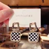 À la mode noir blanc treillis doré géométrique carré damier boucles d'oreilles pendantes pour les femmes mode bijoux Vintage boucles d'oreilles cadeau