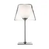 Lámparas de mesa de diseño italiano, lámpara de noche para dormitorio, sala de estar, café, estudio, decoración de mesa, iluminación, color plateado moderno