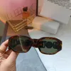 2022 hommes Femmes Designer Fashion Lunettes de soleil populaires Édition spéciale Lunettes de soleil Protection UV VOIR avec le package 43615798737