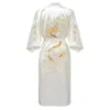 Mäns Sleepwear Robe Men Summer Kimono Badklänning Sexig nattkläder Broderi Dragonloose Bathrobe Lingerie V-ring