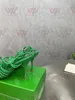 2022 Sandalias con tiras de cuero hechas a mano Zapatos de mujer de diseño de lujo Tamaño 35-41 con caja