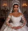 Robes de mariée luxueuses au Moyen-Orient Sheer Neck Robes de mariée Perles Jewel Pearls Dentelle Appliques Robe de mariée Custom Made
