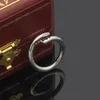 Luxury Designer Gold Nail Rings Lover Band Ring Diamond Jewelry 316 Steel Women Mens Classic Jewelries 18K Fashion Acdessory Wedding Gift Size Alternativ 6-9