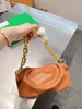 Cloud Bag Women Famous Designer Brand Soft äkta läderdampåse Big Metal Chain Messenger Handbag Luxury Tote 220610 230201