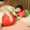 35 cm Simulering Strawberry Plush Toy fylld växt livlig fruktkudde plysch mjuk kudde kreativa dockleksaker för barnflickor