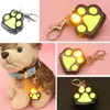 100pcslot Pet Dog светодиодные светодиодные ночные светильники для припечатки лапы для припечатки припечатки Paw Bugle Blink Pender воротника 201101