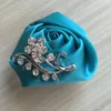 Dekorativa blommor kransar bit bröllop band corsage groomsman brudgum boutonniere party prom man handgjorda satin roskristall män pass