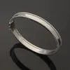 Bracciale in acciaio inossidabile Classico Quadrifoglio senza diamanti Braccialetto da donna Gioielli di design Alta qualità Accessorio per feste di moda Bracciali lussuosi