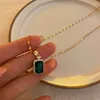 Hänge halsband fransk stil personlighet Hong Kong Lady Temperament Crystal Diamond Inlaid Square Emerald Clavicle Chain nischhalsband