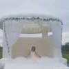 Hållbart uppblåsbart bröllop av studsning Hushoppande trampolin med koniskt tak för bröllop/ fest/ evenemangsdekoration gjord i Kina