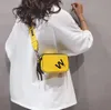 Summer Femme Pourse et sacs à main 2022 Nouveau cuir breveté décontracté petit carré Sacs de messager à épaule de créateurs de haute qualité 18 cm