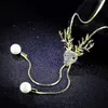 Colliers de pendentif Femmes Cadeau de Noël Beau couleur argenté Crystal Pendants Floon de neige Collier de fleurs de neige pour bijoux