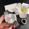 Luxury Mens Watches Co dans le style coréen Montre de Luxe Bracelet Nouveau Watch à la mode9374149