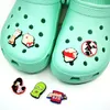 moq 100 Stück sexy Mini-Krokodil-JIBZ-Charms, 2D-weicher Kunststoff, Schuhzubehör, Schuhe, Schnallen, Cartoon-Schuh-Charm, Dekorationen, passend für Damen, Herren, Sandalen, Schmuckstücke