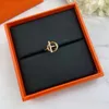 OT Women Band Rings 925 Sterling Silver necklace Hand Set مع الماس المصمم الفاخر للمرأة خاتم الماس سلسلة الترقوة