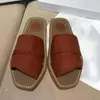 Kvinnor sandal slipper woody mules tofflor designer canvas broderade kors vävda sandaler sommar utomhus peep toe casual tofflor brev stylist skor