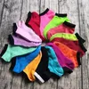 Meias de tornozelo multicoloridas com etiquetas de papelão esportivas líderes de torcida preto rosa meias curtas meninas mulheres algodão meias esportivas skate sne4582396