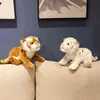 CM Vackra tiger kramar högkvalitativa vilda djur plushie dockor simulering fyllda mjuka leksaker för barn baby gåvor j220704