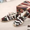 2022 Summer Nowe lniane męskie buty swobodne buty ręcznie robione rybakowe buty mody swobodny płaski espadrilles buty do jazdy wielki rozmiar G220525