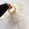Kvällspåsar Små flätad dragkvinnor Handväska 2 PC Cutout Fashion Clutch med bambuhandtag Designer Trend Beach Handbagsevening Bagse