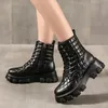 Ineinandergreifende schwarze Knöchel Biker Chunky Platform Flats Combat -Stiefel Low -Heel -Schnürstiefel Lederketten Logo Buckle Frauen Luxury2444233