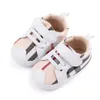 Pojkar Flickor First Newborn Walkers Mjuk sula Rutiga Babyskor Spädbarn Antisladd Casual Skor Designer sneakers 0 18 månader